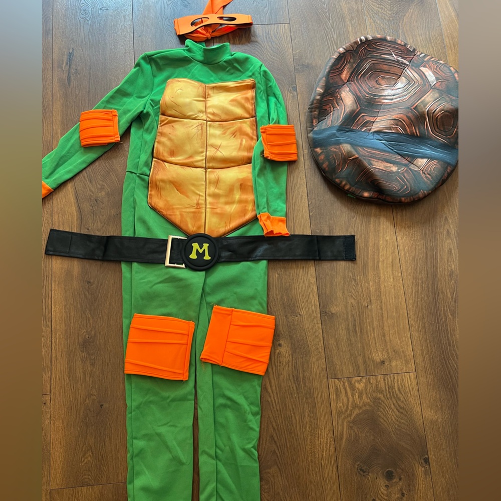 Michaelangelo Teenage Mutant Ninja Turtles costume size small
